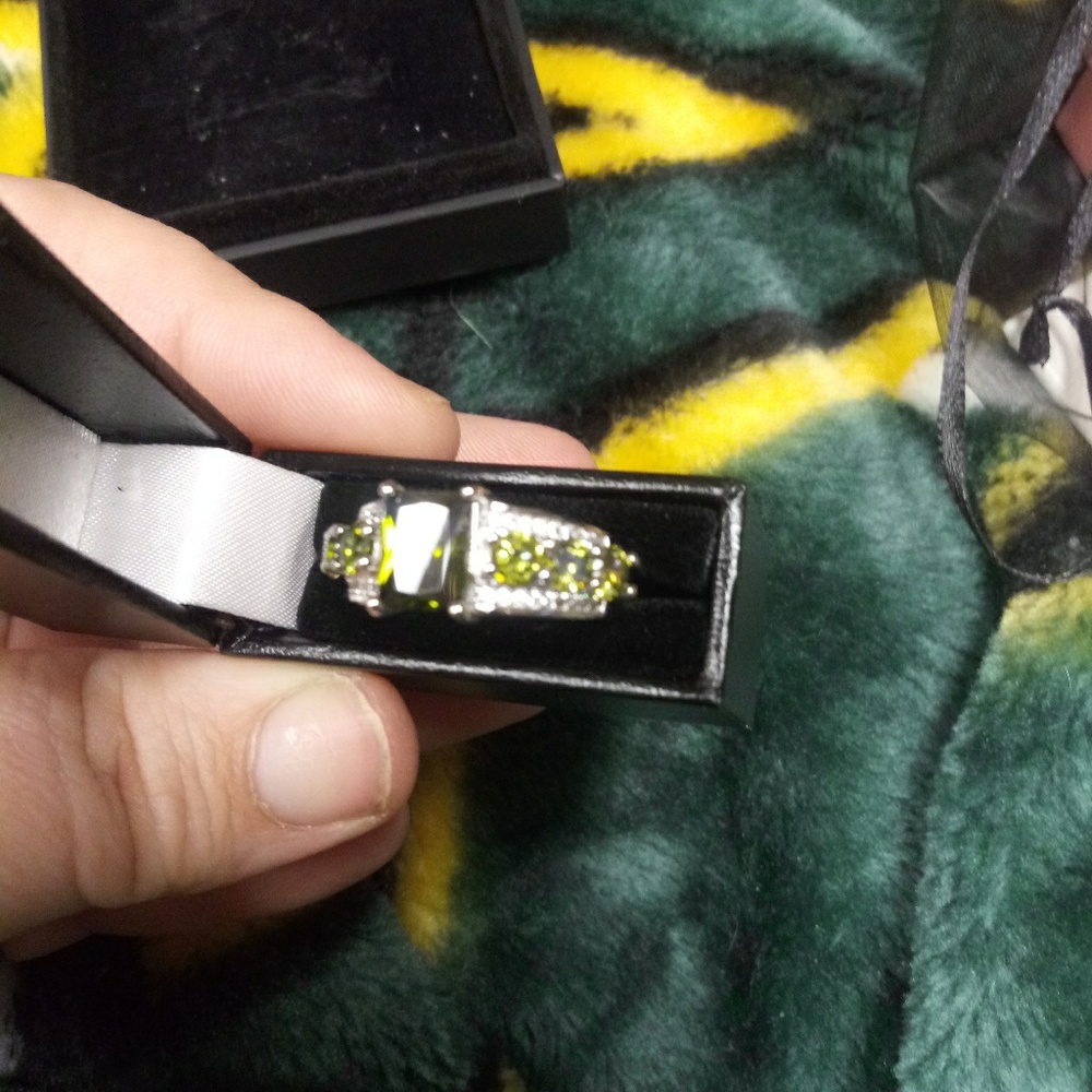 Unique ring - Picture 3 of 6